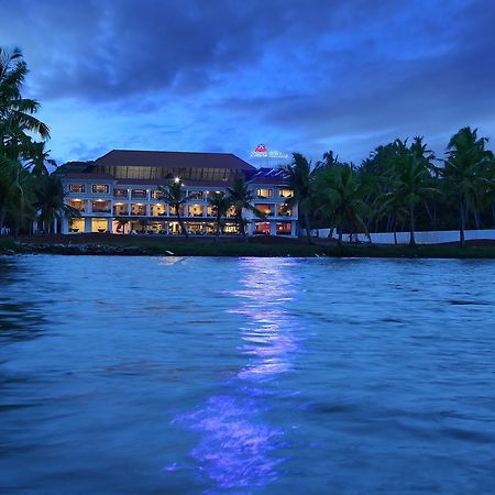 Lake Palace Trivandrum Vettutura Bagian luar foto