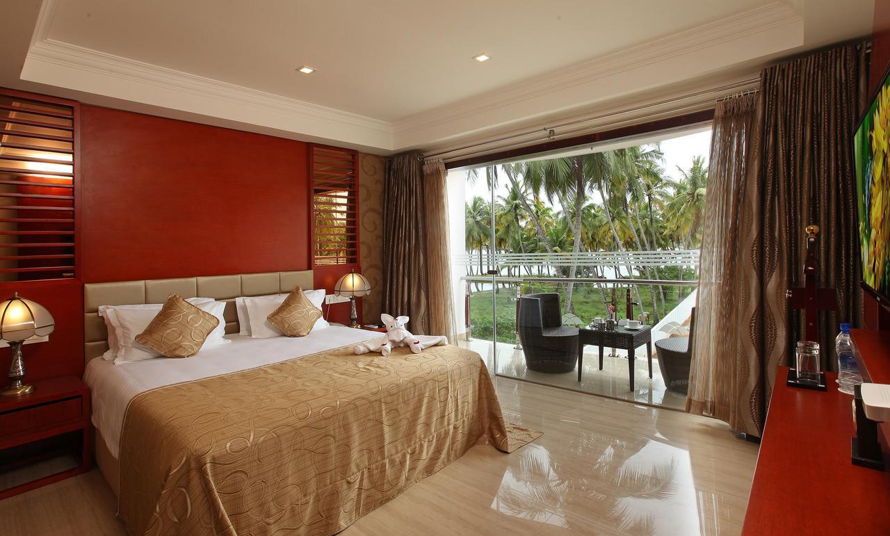 Lake Palace Trivandrum Vettutura Bagian luar foto