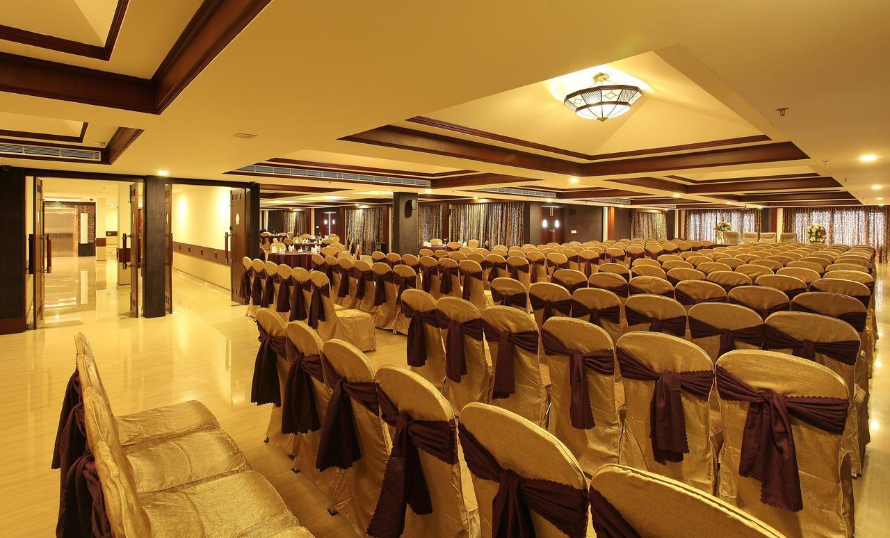 Lake Palace Trivandrum Vettutura Bagian luar foto