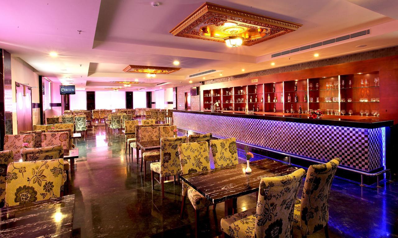 Lake Palace Trivandrum Vettutura Bagian luar foto