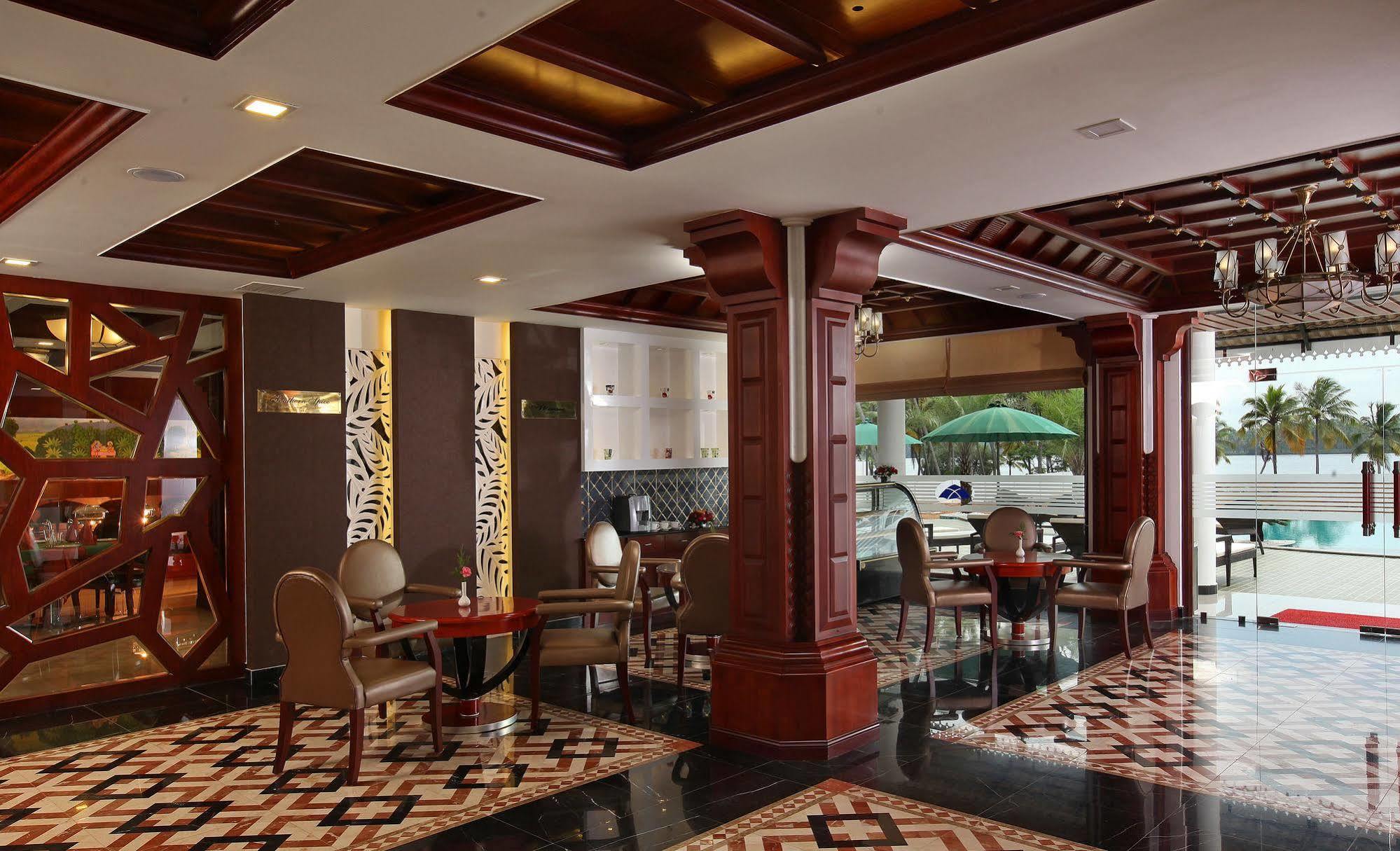 Lake Palace Trivandrum Vettutura Bagian luar foto