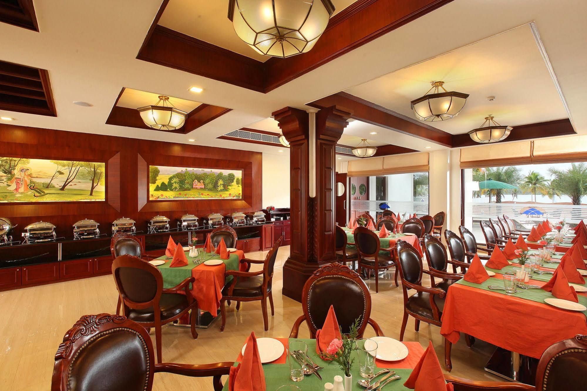 Lake Palace Trivandrum Vettutura Bagian luar foto